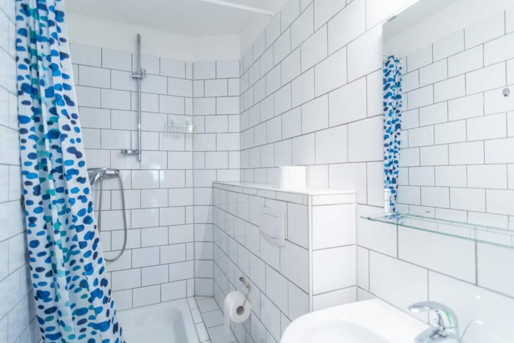 Apartment 120 Qm -3 Schlafzimmer-2 Baeder- Fuer 7 Gaeste Düsseldorf Dış mekan fotoğraf